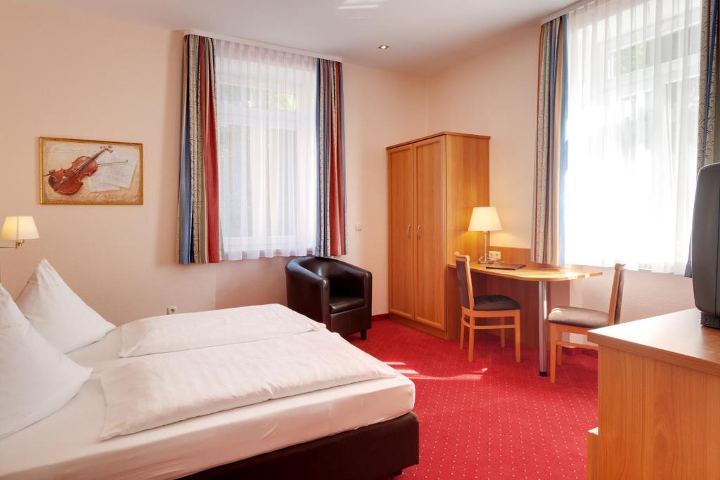 Hotel Bergfried&Schönblick Bad Reichenhall Zimmer foto